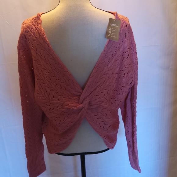 Backless Pullover Crossover Sweater - Picture 14 of 16